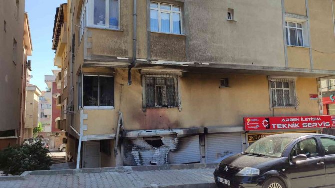 Sultangazi’de Çocukların Yaktığı Ateş Paniğe Neden Oldu