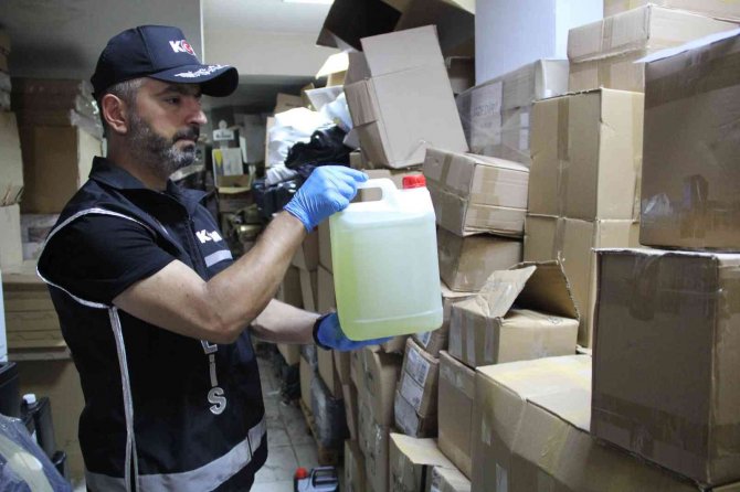 Kolonya Üretim Tesisine Sahte Etil Alkol Baskını: 24 Şüpheliye İşlem