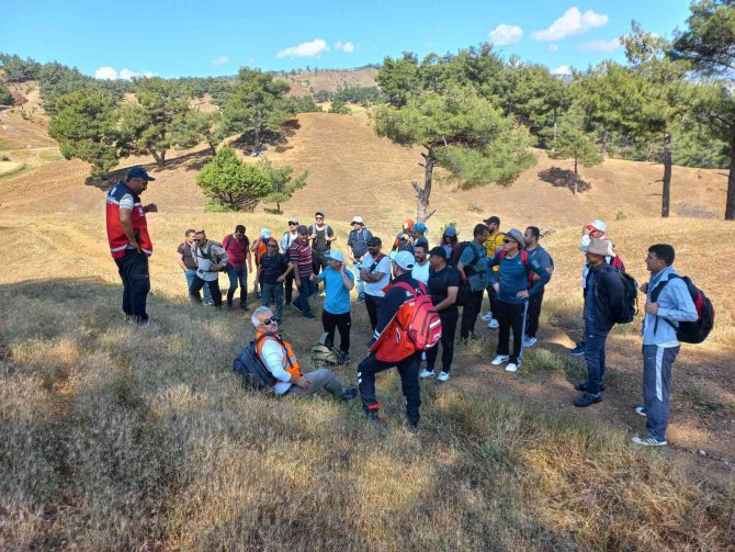 Arama Kurtarma Ekibinden Doğa Yürüyüşü Ve Tatbikat
