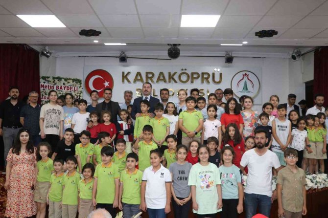 Çevreye Duyarlı Miniklerin Ellerini Öptü