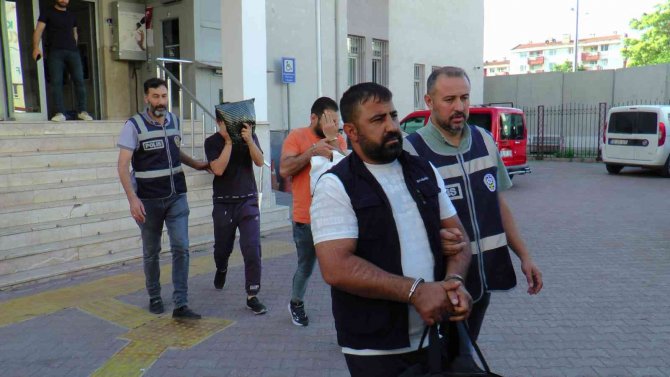 Hırsızlık Suçundan 14 Yıl Kesinleşmiş Hapis Cezası Bulunan Kadın Yakalandı