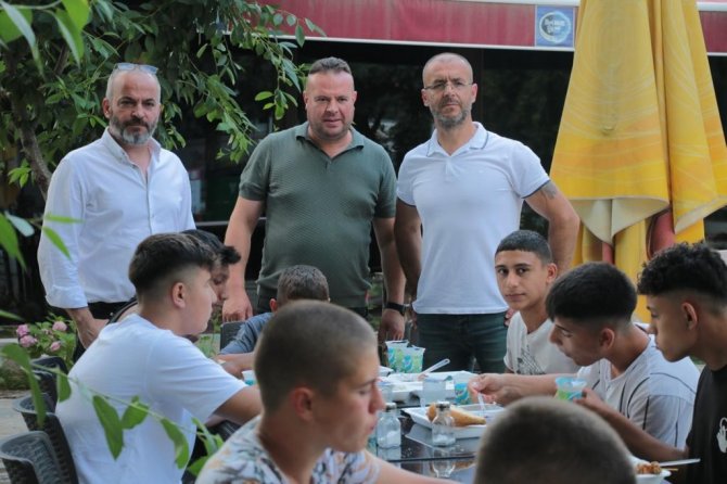 Kırkpınar Öncesi Minik Pehlivanlara Edirne Esnafından Moral Yemeği