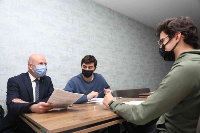 Kocasinanlı Öğrenciler, Gençlik Merkezinde Sınava Hazırlanıyor