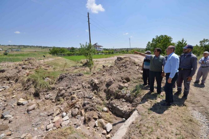 Başkan Kavuş Yağışlardan Olumsuz Etkilenen 4 Mahallede İncelemelerde Bulundu