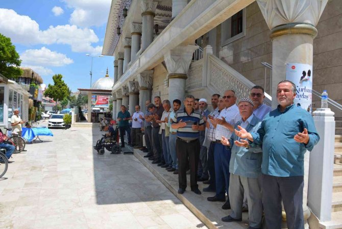 Korkuteli’nde Hacı Adayları Dualarla Uğurlandı