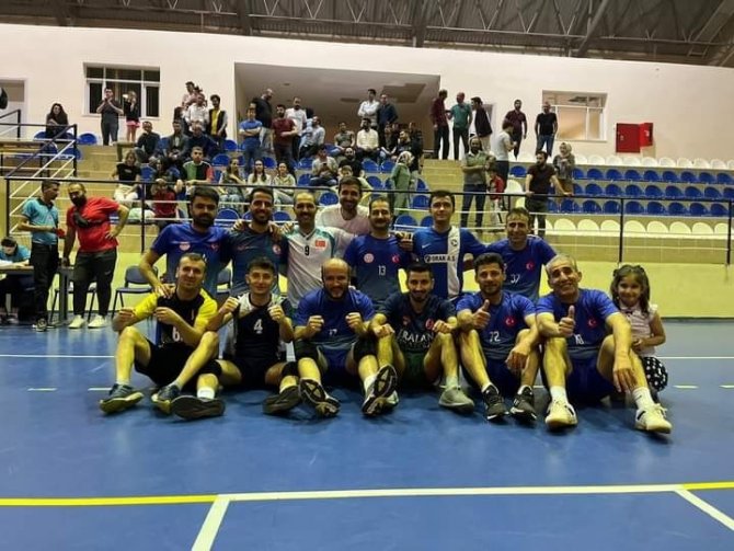 Voleybol Turnuvasının Şampiyonu Güroymak Milli Eğitim Müdürlüğü