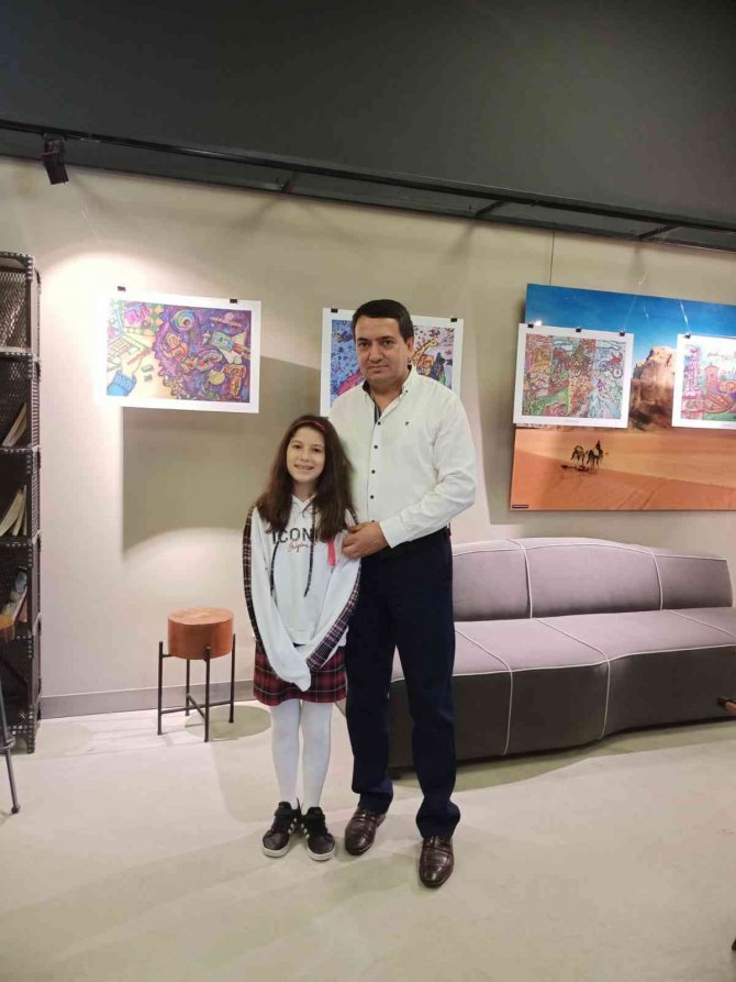 Minik Ressam Azra Saka İlk Kişisel Sergisini Açtı