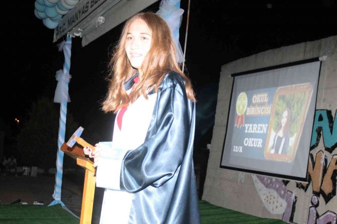 Manyas Anadolu Lisesi 10. Dönem Mezunlarını Uğurladı