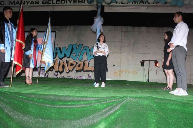 Manyas Anadolu Lisesi 10. Dönem Mezunlarını Uğurladı