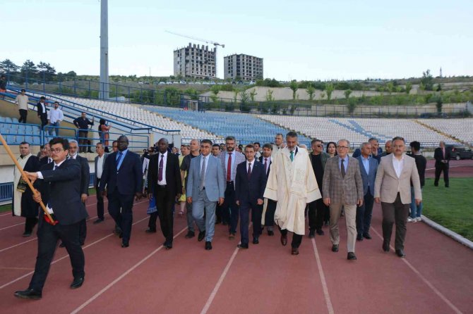 Başak Cengiz Mimarlık Fakültesi Yeni İsmiyle İlk Mezunlarını Verdi