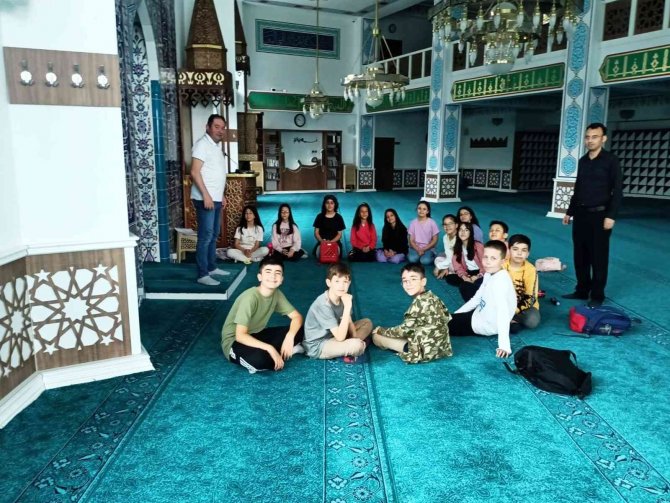 Ortaokul Öğrencileri Gençlik Merkezi’ni Ziyaret Etti