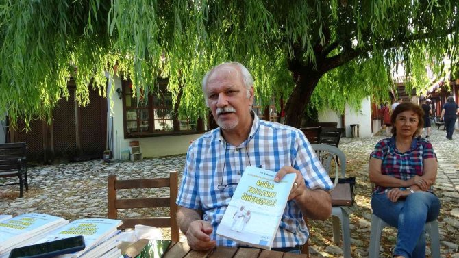 Tazeleme Üniversitesi Kitabı Okuruyla Buluştu