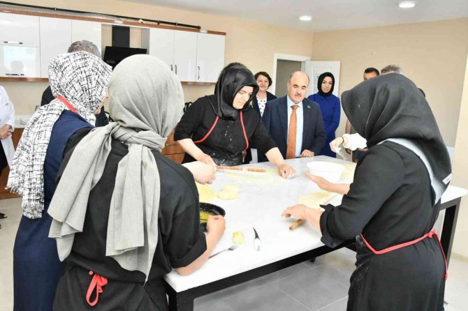 Sodam Yılsonu Sergisi Açıldı