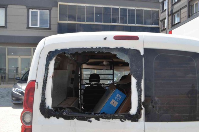 Çorlu’da Motosiklet Kamyonetle Çarpıştı: 2 Yaralı