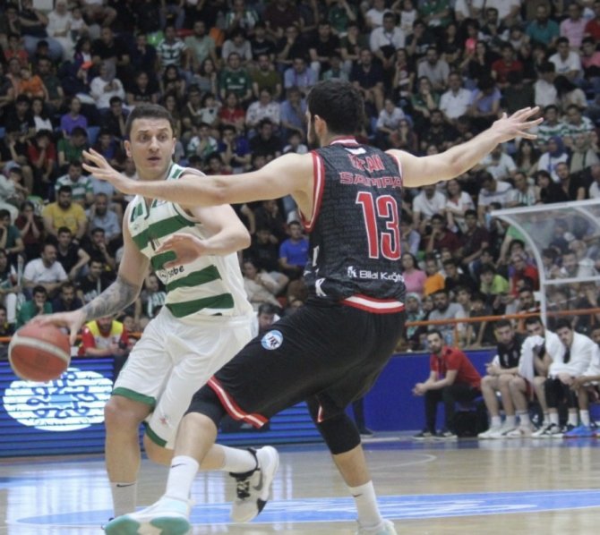 Konyaspor Basketbol Final Serisinde 2-1 Öne Geçti