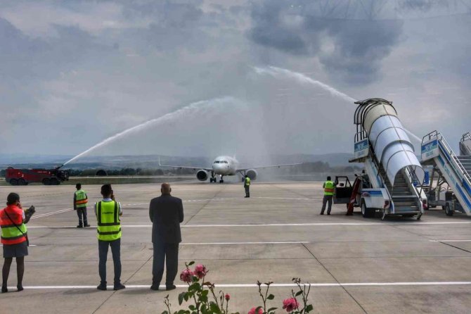 Umman’dan İ̇lk Uçak Bursa’ya Geldi