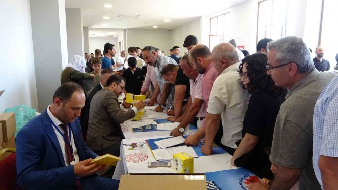 Van’da 230 Çocuğa Sensörlü Glikoz Ölçüm Cihazı