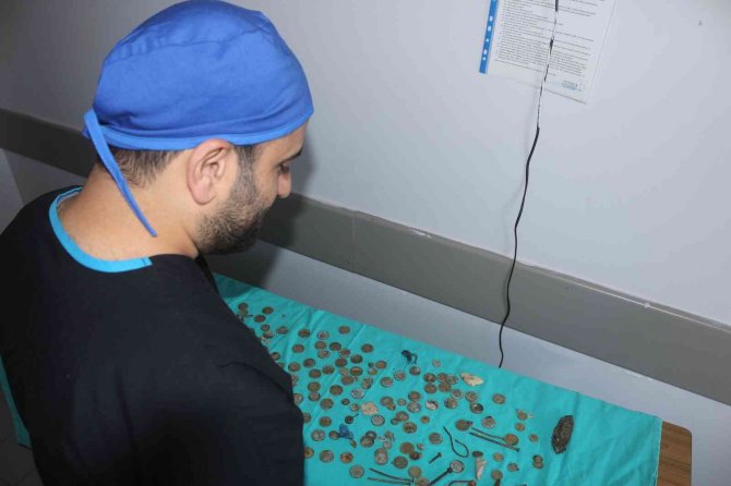 Van’da Akıl Almaz Olay: Midesinden 83 Tl Madeni Para Çıktı