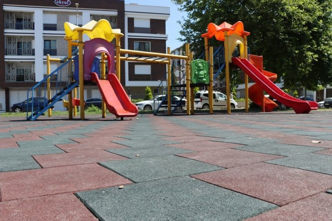 Yalova’da Yeni Çocuk Parkları Ve Spor Alanları Yapıyor
