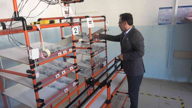 Yalova’daki Yalın Model Fabrika Atölyesi’nde Sanayiye Nitelikli Elemanlar Yetiştiriliyor