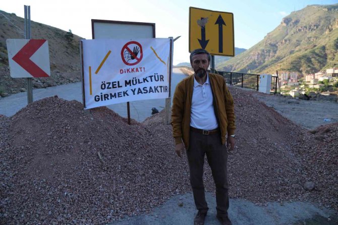 ”Zarara Uğradım” Dedi, Hastane Yolunu 2. Kez Ulaşıma Kapattı