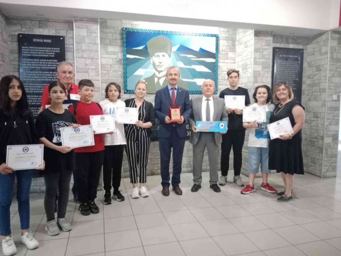 Ortaokul Öğrencileri Matematik Olimpiyatlarında İl Bazında 3’ncü Oldu