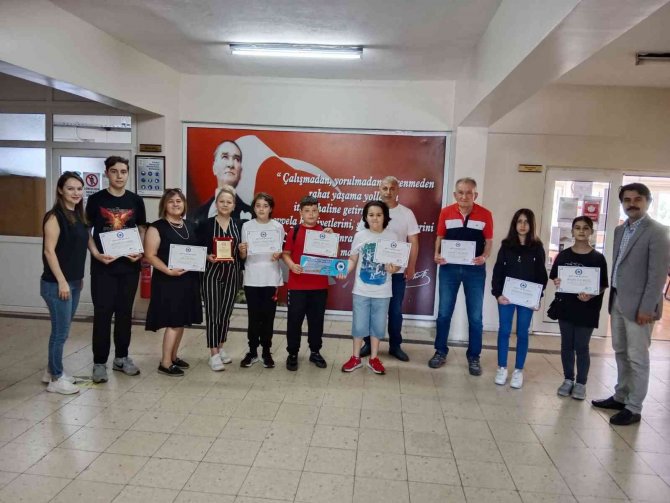 Ortaokul Öğrencileri Matematik Olimpiyatlarında İl Bazında 3’ncü Oldu