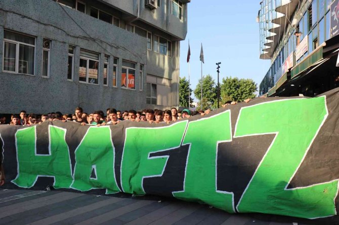 Sakaryaspor Taraftarı 57’nci Yaşı Coşkuyla Kutladı