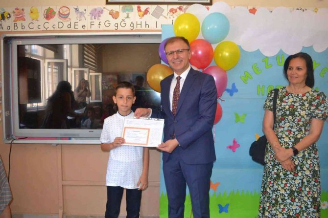 Çorlu’da Karne Dağıtım Töreni