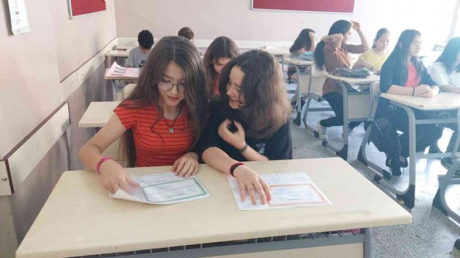 Tekirdağ’da 200 Bini Aşkın Öğrenci Karne Heyecanı Yaşadı