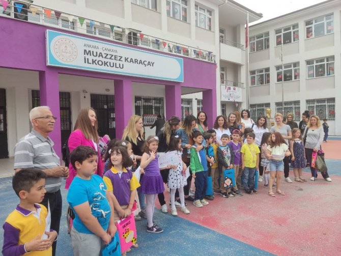 Ankara’da Öğrenciler Karne Heyecanı Yaşadı