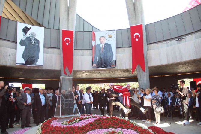 9. Cumhurbaşkanı Demirel Mezarı Başında Anıldı