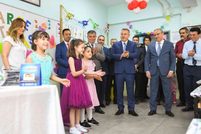 Adana’da 514 Bin 831 Öğrenci Karne Sevinci Yaşadı