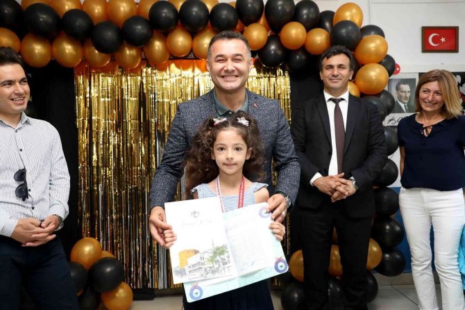 Başkan Yücel’den Öğrencilere Karne Sürprizi