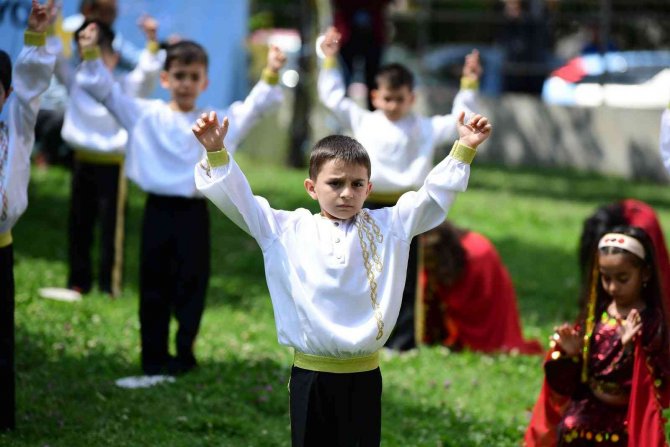 Altındağlı Minik Öğrenciler Mezuniyet Sevinci Yaşadı