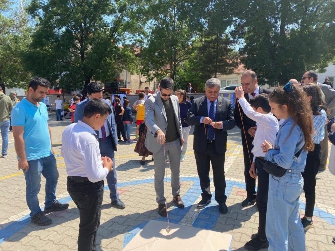 Altıntaş’ta Geleneksel Çocuk Oyunları Şenliği