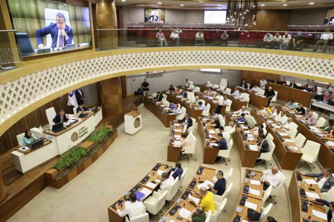 Büyükşehir Meclisi Öğrenci Yurtlarının Tahsisini İptal Etti