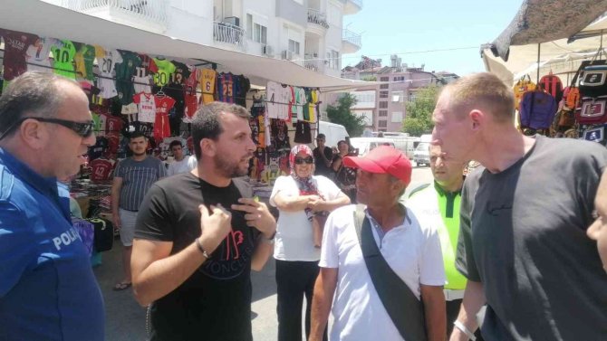 Saat Çalan Rus Turist Aileye Esnaftan Suçüstü