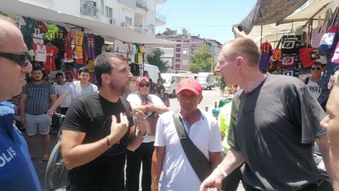 Saat Çalan Rus Turist Aileye Esnaftan Suçüstü