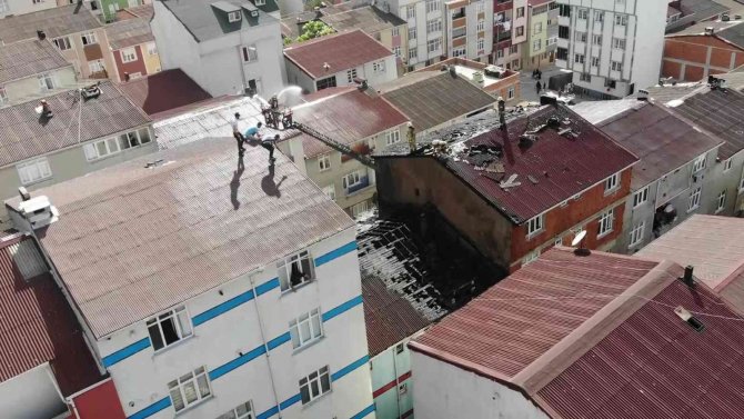 Arnavutköy’de 3 Katlı Binada Korkutan Yangın