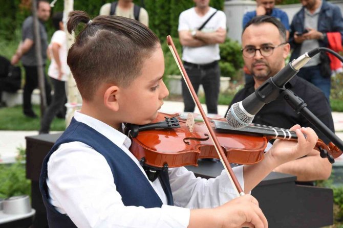 1. Geleneksel Öğrenci Konseri