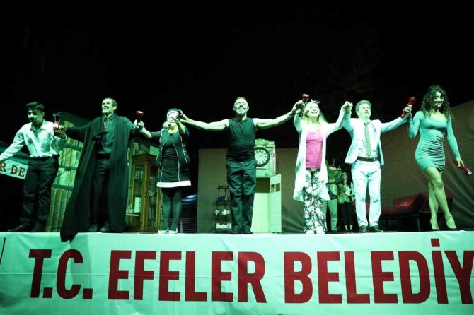 Efeler Yaz Etkinlikleri Çerçevesinde ’Hırsız’ İsimli Oyun Seyirci İle Buluştu