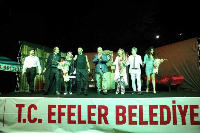 Efeler Yaz Etkinlikleri Çerçevesinde ’Hırsız’ İsimli Oyun Seyirci İle Buluştu