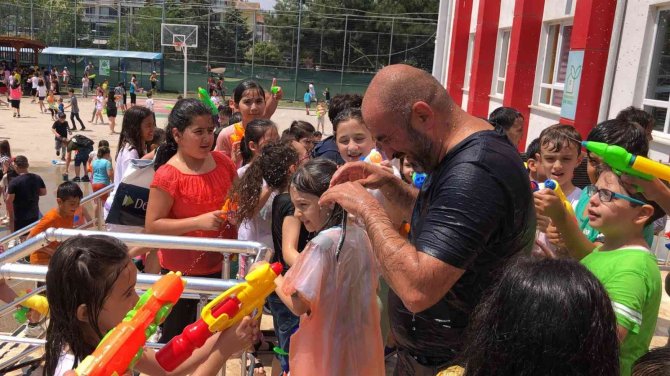 Su Savaşıyla Bir Yılın Stresini Attılar