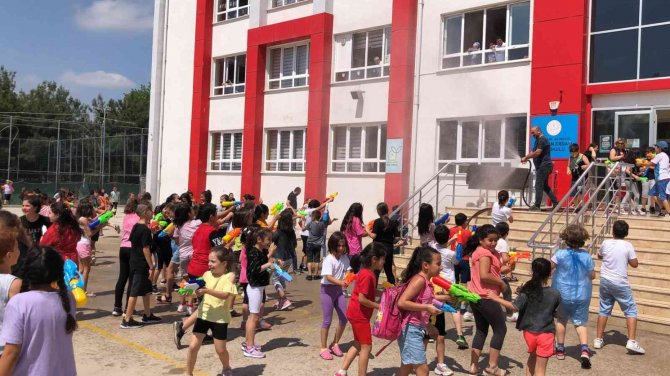 Su Savaşıyla Bir Yılın Stresini Attılar