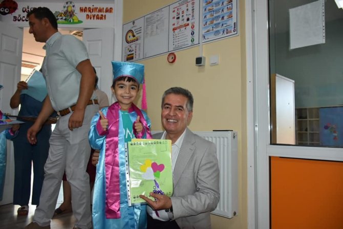 Başkan Erol, Öğrencilerin Karne Heyecanına Ortak Oldu