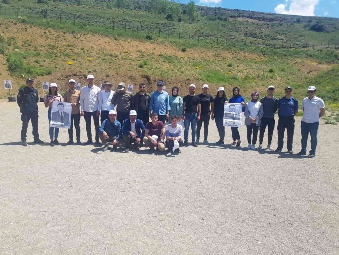 Bayburt Üniversitesi, Uygulamalı Silah Ve Atış Eğitimiyle Türkiye’de İlkler Arasına Adını Yazdırdı