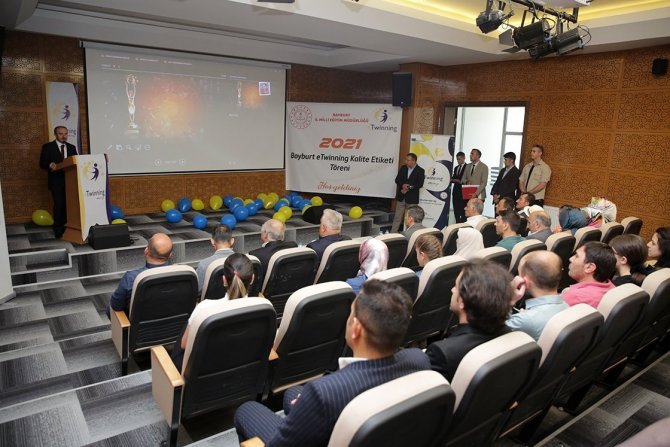 Bayburt’ta 12 Okul İle 20 Öğretmene Etwinning “Kalite Etiketi” Verildi