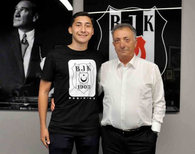 Beşiktaş, Genç Futbolcu Emirhan İ̇lkhan’ın Sözleşmesini Uzattı