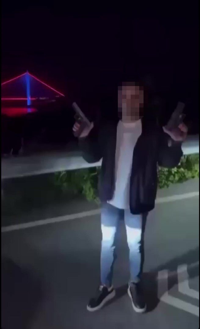 Beykoz’da Silahlı Maganda İki Tabanca İle Art Arda Havaya Ateş Açtı